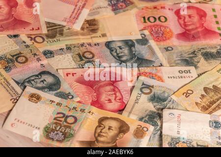 Die Zusammensetzung der Chinesischen Renminbi Yuan RMB. Die Währung. Yuan CNY Banknoten bietet große Möglichkeiten für die Illustration von Themen als Geschäft verwendet werden, Stockfoto