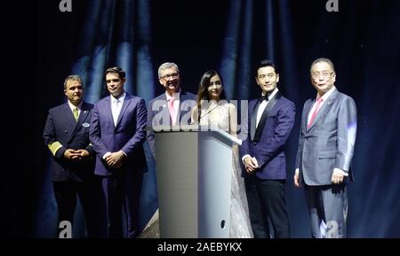 Shanghai, China - Jun 3, 2019. Berühmte chinesische Filmstar Huang Xiaoming und Angela Yeung Flügel in der Partei auf das Spektrum der Meere Kreuzfahrtschiff. Stockfoto