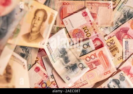 Die Zusammensetzung der Chinesischen Renminbi Yuan RMB. Die Währung. Yuan CNY Banknoten bietet große Möglichkeiten für die Illustration von Themen als Geschäft verwendet werden, Stockfoto