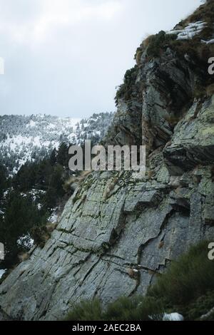 Foto bei Vall de Nuria, Spanien. Herbst im spanisch Pirineos. Stockfoto