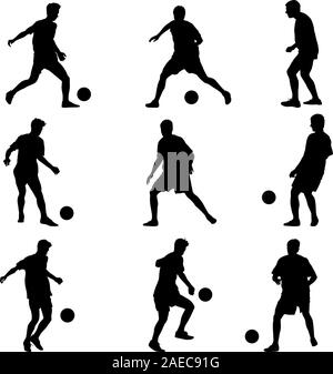 Unterschiedlichen Posen Silhouetten der Fußball-Spieler mit dem Ball. Vector Illustration. Stock Vektor