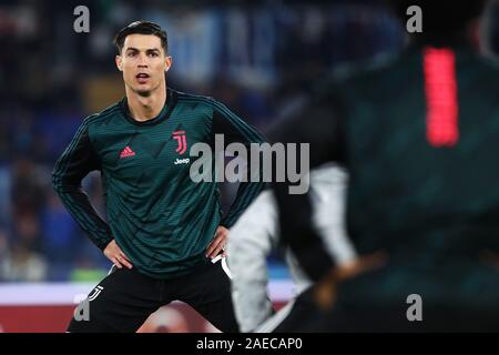 Cristiano Ronaldo von Juventus Turin Aufwärmen vor der Italienischen Meisterschaft in der Serie A Fußballspiel zwischen SS Lazio Rom und Juventus am 7. Dezember 2019 im Stadio Olimpico in Rom, Italien - Foto Federico Proietti/ESPA-Bilder Stockfoto