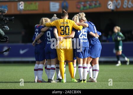 Kingston, UK. 17. Nov, 2019. Das Chelsea squad Unordnung vor Super das Barclays FA Women's League Spiel zwischen Chelsea und Manchester City im Cherry Red Records Stadion, Kingston am Sonntag, den 8. Dezember 2019. (Credit: Jacques Feeney | MI Nachrichten) das Fotografieren dürfen nur für Zeitung und/oder Zeitschrift redaktionelle Zwecke verwendet werden, eine Lizenz für die gewerbliche Nutzung Kreditkarte erforderlich: MI Nachrichten & Sport/Alamy leben Nachrichten Stockfoto