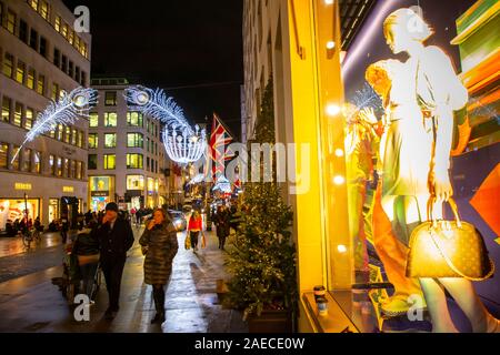 Luxus Geschäfte an der New Bond Street, Weihnachtszeit in London, Stockfoto
