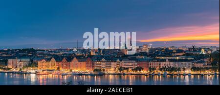 Stockholm, Schweden - 29. Juni 2019: Blick auf die Skyline von Wohngebiet Häuser in Norr Malarstrand Street, Insel Kungsholmen. Ausblick Im Sonnenuntergang Twili Stockfoto