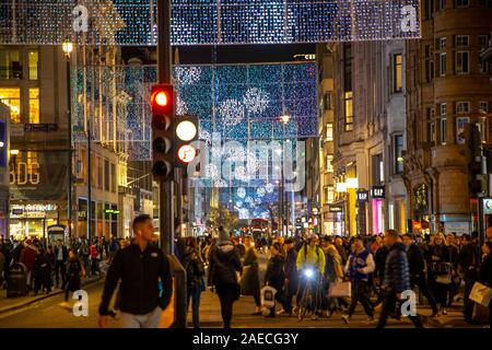 London, Weihnachtszeit, Einkaufsstraße Oxford Street, Licht Dekoration, Stockfoto