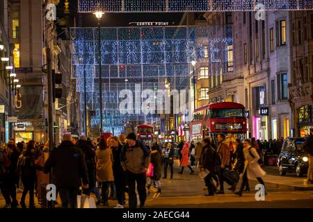 London, Weihnachtszeit, Einkaufsstraße Oxford Street, Licht Dekoration, Stockfoto