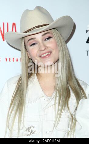 Las Vegas, NV, USA. 6. Dezember, 2019. Kim Petras in der Ankunftshalle für Shania Twain Let's Go! Das Las Vegas Residency, Planet Hollywood Resort & Casino, Las Vegas, NV Dezember 6, 2019. Credit: MORA/Everett Collection/Alamy leben Nachrichten Stockfoto