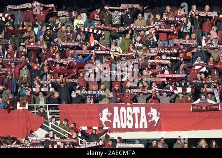 Turin, Italien. 08 Dez, 2019. 8. Dezember 2019; Grande Torino Olympischen Stadion, Turin, Piemont, Italien; Serie A Fußball, Torino gegen Fiorentina; die Anhänger der Torino FC-redaktionelle Verwendung Credit: Aktion Plus Sport Bilder/Alamy leben Nachrichten Stockfoto