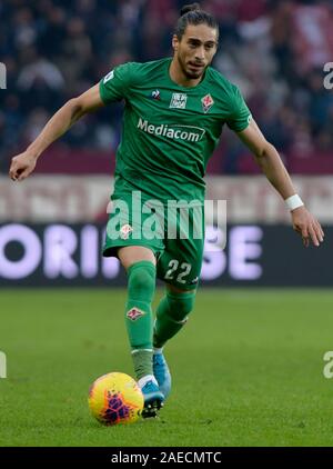 Turin, Italien. 08 Dez, 2019. 8. Dezember 2019; Grande Torino Olympischen Stadion, Turin, Piemont, Italien; Serie A Fußball, Torino gegen Fiorentina; Martin Caceres von Fiorentina auf der Kugel - Redaktionelle Verwendung Credit: Aktion Plus Sport Bilder/Alamy leben Nachrichten Stockfoto