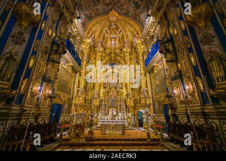 Hochaltar in der Basilika von San Juan de Dios in Andalusien, Granada. Juni -03-2019 Stockfoto