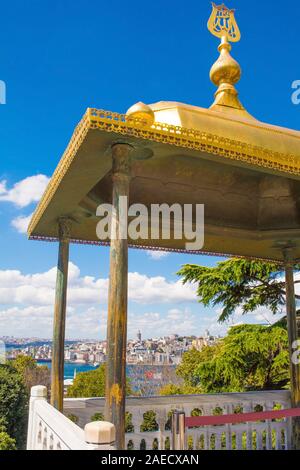 Die iftariye Balkon im Topkapi Palast, auch als das iftar Kiosk oder Pavillion und das iftar Bower bekannt. Ein Blick auf das Goldene Horn, einschließlich Galata T Stockfoto