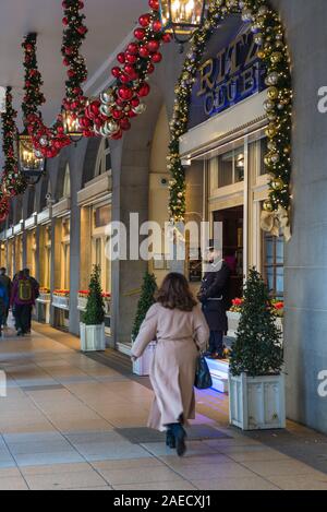 Ritz Club Eingang zum Hotel Ritz, Piccadilly, London, England, Großbritannien Stockfoto