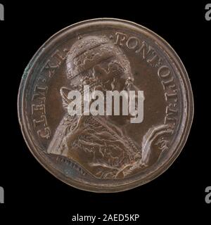 Eine Medaille von Giovanni Hamerani aus dem Jahr 1704, die Papst Clemens XI. (Giovanni Francesco Albani) darstellt, in der Gesichtszüge, päpstliche Kleidung und Medaillenkunst hervorgehoben werden. Stockfoto