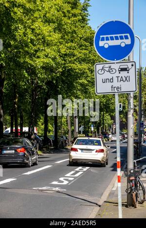 Düsseldorf, Umwelt Lane auf der Prinz-Georg-Straße, im Stadtteil Pempelfort, nur Taxis, Radfahrer, Busse und e-Autos sind erlaubt in t zu fahren Stockfoto