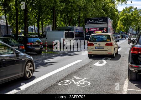 Düsseldorf, Umwelt Lane auf der Prinz-Georg-Straße, im Stadtteil Pempelfort, nur Taxis, Radfahrer, Busse und e-Autos sind erlaubt in t zu fahren Stockfoto