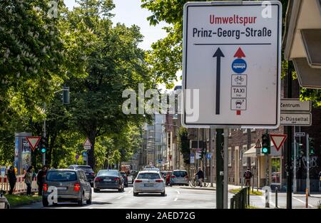 Düsseldorf, Umwelt Lane auf der Prinz-Georg-Straße, im Stadtteil Pempelfort, nur Taxis, Radfahrer, Busse und e-Autos sind erlaubt in t zu fahren Stockfoto