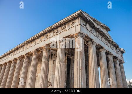 Der Tempel des Hephaistos oder hephaisteion oder früher als Theseion eine gut erhaltene Griechische Tempel. Es handelt sich um einen dorischen Peripteral-tempel und befindet sich unter Stockfoto