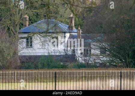 Bild zeigt eine allgemeine Ansicht von Frogmore House (das Haus des Herzogs und der Herzogin von Sussex) als von der Kings Road Windsor in gesehen. Stockfoto