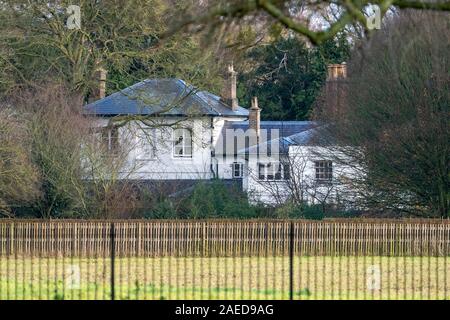 Bild zeigt eine allgemeine Ansicht von Frogmore House (das Haus des Herzogs und der Herzogin von Sussex) als von der Kings Road Windsor in gesehen. Stockfoto