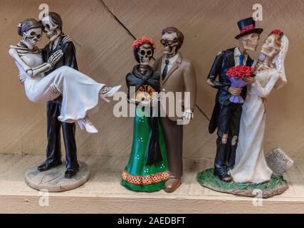 Tag der Toten Figuren in der Altstadt von Albuquerque, New Mexiko verkauft Stockfoto