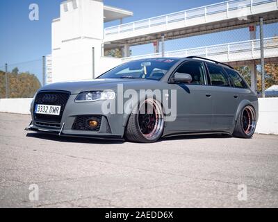 MONTMELO, SPANIEN - 29. SEPTEMBER 2019: getunte Audi S4 Avant Quattro (8 ED, vierte Generation) Stockfoto