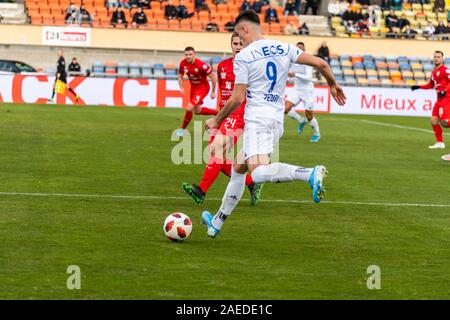 Lausanne, Schweiz. 08 Dez, 2019. Lausanne, Schweiz - 2019/11/08: Andi Zeqiri von Lausanne ist eine Aktion während der 17. Tag des Brach.ch Challenge League zwischen Lausanne Sport und FC Vaduz. Fc Vaduz gewinnt 2-0 (Foto von Eric Dubost/Pacific Press) Quelle: Pacific Press Agency/Alamy leben Nachrichten Stockfoto