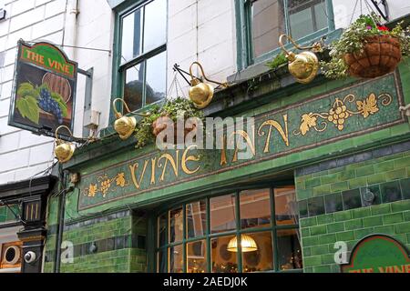 The Vine Inn, 42-44, Kennedy St, Manchester, England, Großbritannien M2 4BQ Stockfoto