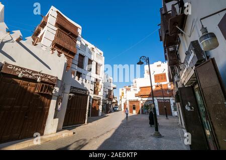 Außenansicht eines kürzlich renovierten traditionellen Wohngegend coral Bürgerhäuser in der Altstadt Al Balad, Jeddah, KSA, Saudi-Arabien Stockfoto