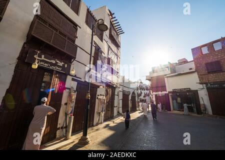 Außenansicht eines kürzlich renovierten traditionellen Wohngegend coral Bürgerhäuser in der Altstadt Al Balad, Jeddah, KSA, Saudi-Arabien Stockfoto