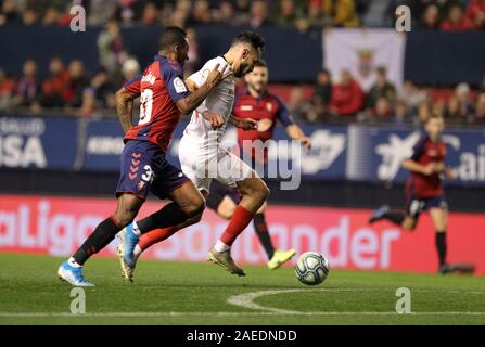 Campeonato de Liga de Primera División, Liga Santander. 08.12.2019. Pamplona. Estadio El Sadar. Osasuna-Sevilla. Partido de Futbol disputado esta noche en Osasuna y Sevilla y que ha finalizado con el resultado de 1-1. Munir y Estupiñan Credit: CORDON PRESSE/Alamy leben Nachrichten Stockfoto