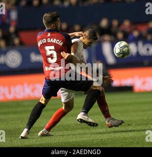 Spanien. 08 Dez, 2019. Campeonato de Liga de Primera División, Liga Santander. 08.12.2019. Pamplona. Estadio El Sadar. Osasuna-Sevilla. Partido de Futbol disputado esta noche en Osasuna y Sevilla y que ha finalizado con el resultado de 1-1. David Garcia Credit: CORDON PRESSE/Alamy leben Nachrichten Stockfoto