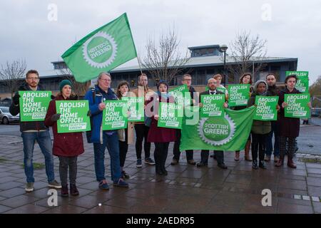 Glasgow, UK. 22. November 2019. Im Bild: Patrick Harvie MSP-Co-Leader der schottischen Grünen Kampagnen mit lokalen Kandidaten, Stadträte und Mitglieder der Partei für die Abschaffung der Home Office. Credit: Colin Fisher/Alamy Leben Nachrichten. Stockfoto