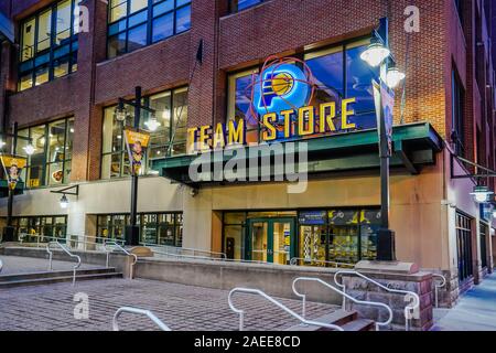 Bankers Life Fieldhouse ist ein Indoor Arena in Downtown Indianapolis, Indiana, USA. Es eröffnet im November 1999 von den Squa ersetzen Stockfoto