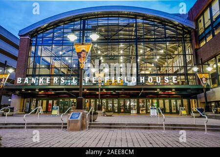 Bankers Life Fieldhouse ist ein Indoor Arena in Downtown Indianapolis, Indiana, USA. Es eröffnet im November 1999 von den Squa ersetzen Stockfoto