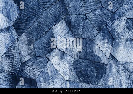 Blaue Fliesen- stein Wand Hintergrund, Muster mit unterschiedlichen geometrischen Formen. Stockfoto