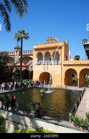 Neuheit Brunnen und Pool im Schloss der Könige Garten, Provinz Sevilla, Sevilla, Andalusien, Spanien in Westeuropa. Stockfoto