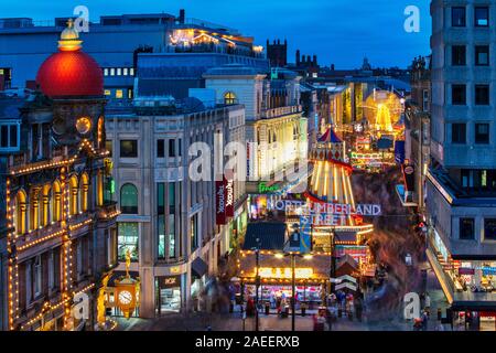 Weihnachtsbeleuchtung in der Northumberland Street, Newcastle upon Tyne, Tyne und Wear, England, Vereinigtes Königreich Stockfoto