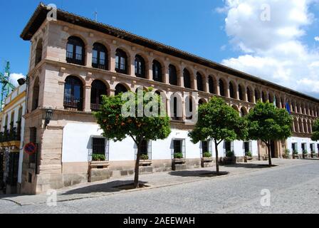 Blick auf das Rathaus (Ayuntamiento), Ronda, Provinz Malaga, Andalusien, Spanien, Europa. Stockfoto