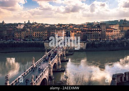 Blick von Sant Angelo Castel des Tiber und die Stadt Rom. Stockfoto