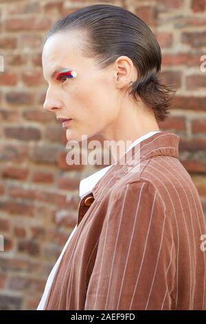 Mailand, Italien - 21 September, 2019: Sara Blomqvist nach Salvatore Ferragamo fashion show, Mailand Fashion Week street style Stockfoto