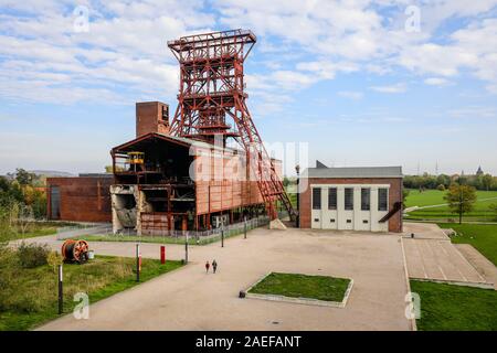 Gelsenkirchen, Ruhrgebiet, Nordrhein-Westfalen, Deutschland - Industriedenkmal Konsolidierung Colliery, Consol-Park, Welle 9 und Maschinenhalle der für Stockfoto