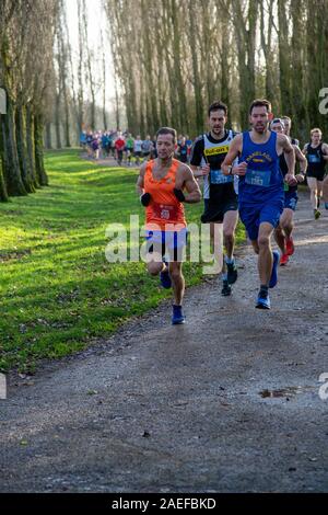 Milton Keynes winter Halbmarathon am Willen Lake showground Stockfoto