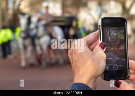 Pferde und den Wagen auf der Mall für den NATO-Gipfel in London, Dezember 2020 Stockfoto