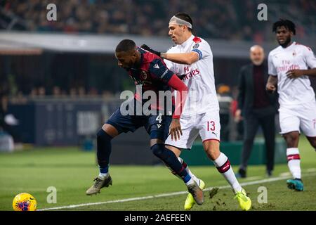 Stafano denswil (Bologna) und Alessio romagnoli (Mailand) in Bologna gegen Mailand, Bologna, Italien, 08. Dez 2019, Fußball Italienische Fußball Serie A Männer Champi Stockfoto