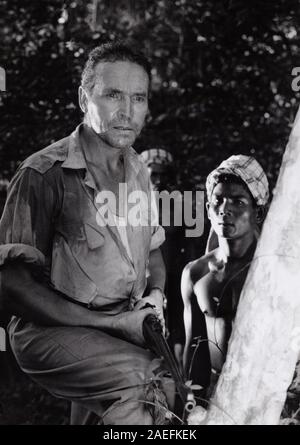 Wolfgang Preiss, deutscher Wis und Synchronsprecher, im Spielfilm "Herrin der Welt" - Angkor Wat', Deutschland 1960. Deutsche Schauspieler Synchronisation und Schauspieler Wolfgang Preiss im Film "Herrin der Welt" - Angkor Wat", Deutschland 1960. Stockfoto