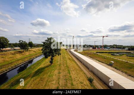 Oberhausen, Ruhrgebiet, Nordrhein-Westfalen, Deutschland - Emscher Umbau, Neubau der Emscher AKE Kanalisation, hier in der Holtener Fe Stockfoto