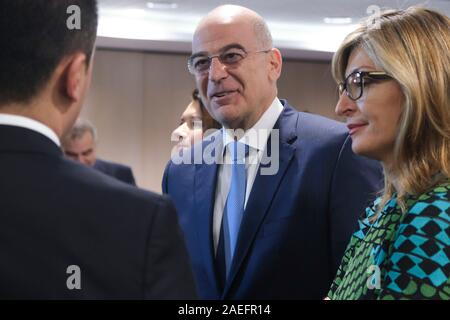 Brüssel, Belgien. 9. Dezember 2019. Der griechische Aussenminister Nikos Dendias am Anfang von einem Frühstück von der griechischen Delegation in Mazedonien und Albanien, vor einer EU-Rat für Auswärtige Angelegenheiten zu konzentrieren. Stockfoto