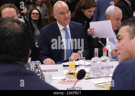 Brüssel, Belgien. 9. Dezember 2019. Der griechische Aussenminister Nikos Dendias am Anfang von einem Frühstück von der griechischen Delegation in Mazedonien und Albanien, vor einer EU-Rat für Auswärtige Angelegenheiten zu konzentrieren. Stockfoto