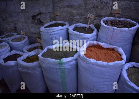 Großhandel Gewürze an Elabor Spice Market in Nazareth Israel Juni 2019 Stockfoto